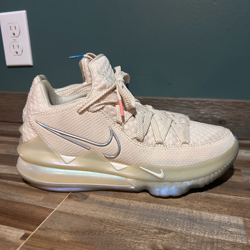 Nike LeBron 17 Low Sail Light Bone Iridescent Mens Basketball Shoes Sneaker 7